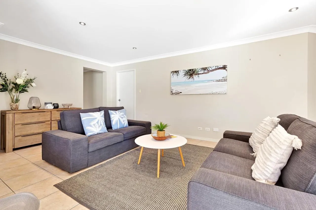 Сasa de vacaciones Pet Friendly 5 Bedroom Family Home W Pool At Caloundra Caloundra West